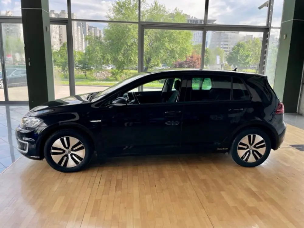Volkswagen VII E-Golf Facelift - 5