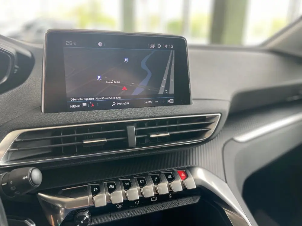 PEUGEOT 3008 1.2 BUSINESS PURETECH - 12