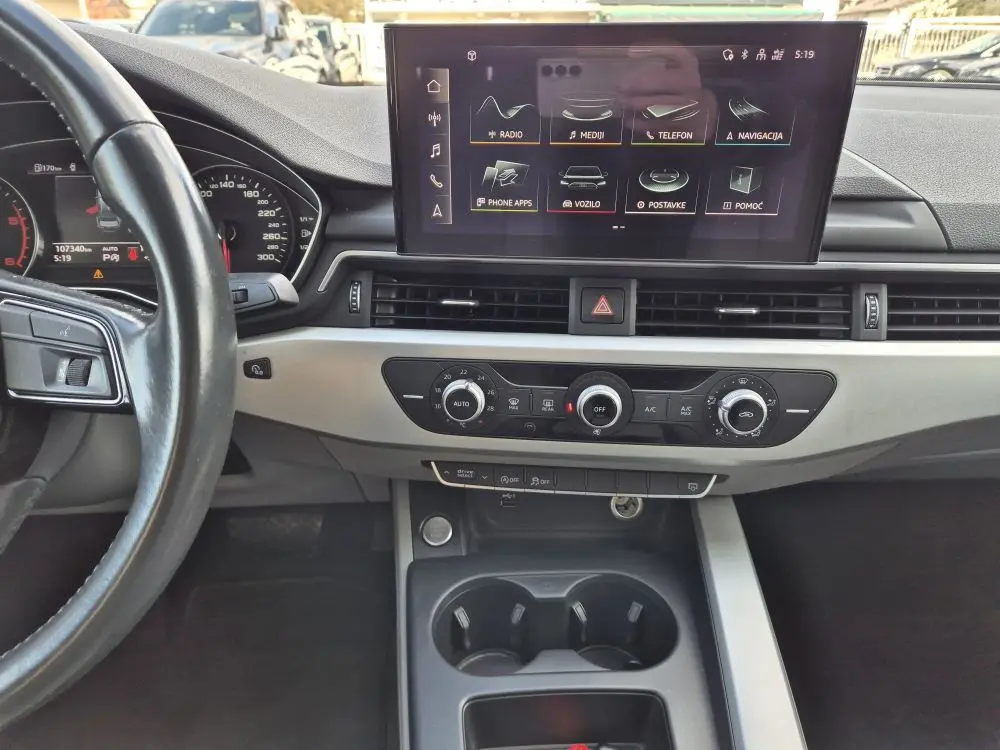 Audi A4 30TDI Business S-tronic - 14