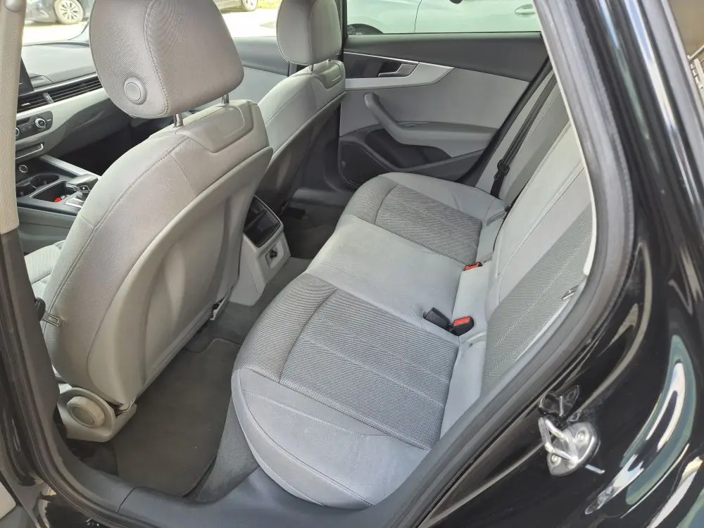 Audi A4 30TDI Business S-tronic - 20