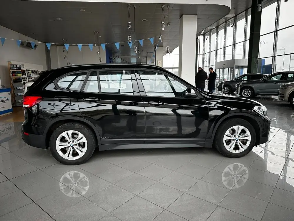 BMW X1 X-DRIVE 25E BUSINESS - 4