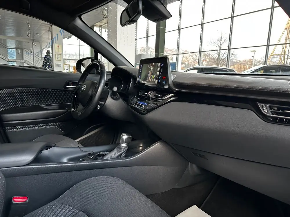 TOYOTA C-HR 1.8 E-CVT BUSINESS HYBRID - 17