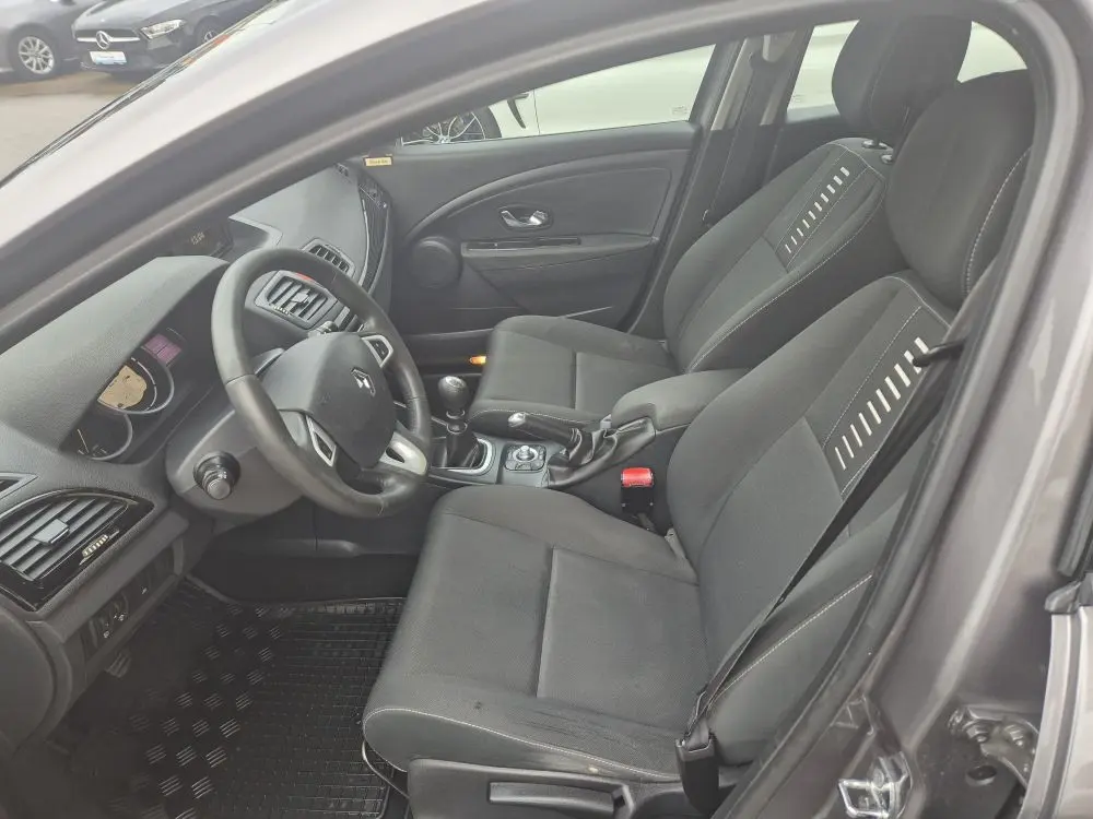 Renault Megane 1.5 DCI Business Nav - 9