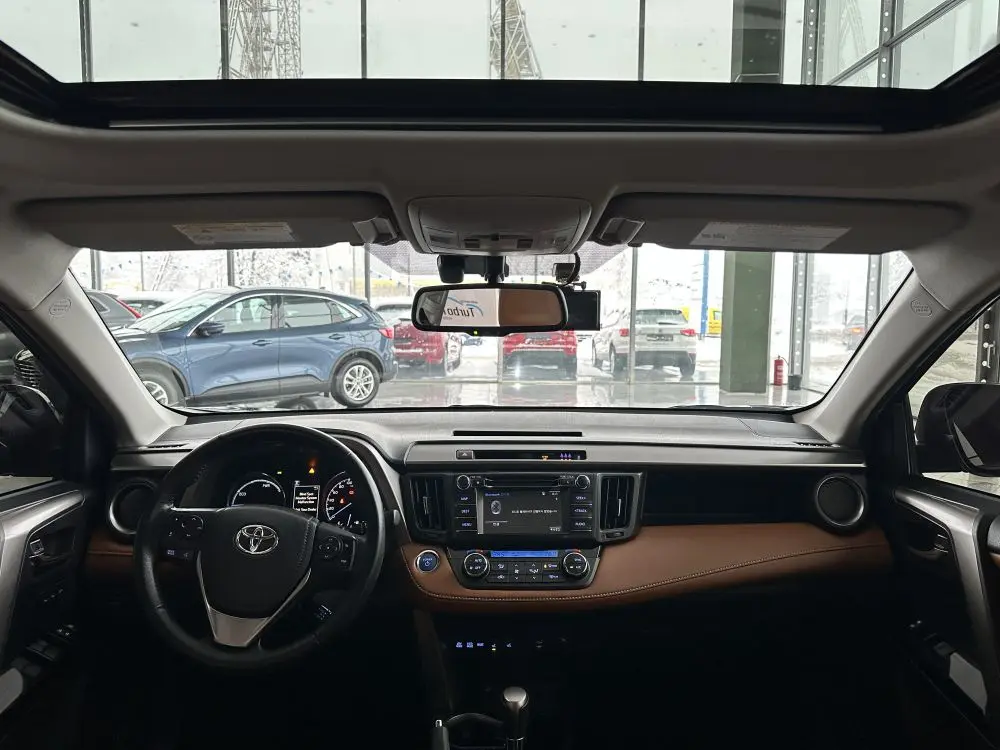 TOYOTA RAV4 AWD A/T HYBRID - 12