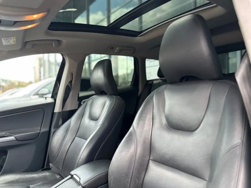 VOLVO XC60 D4 FACELIFT - 16