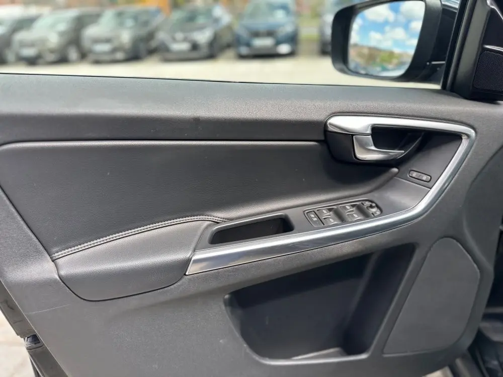 VOLVO XC60 D4 FACELIFT - 9