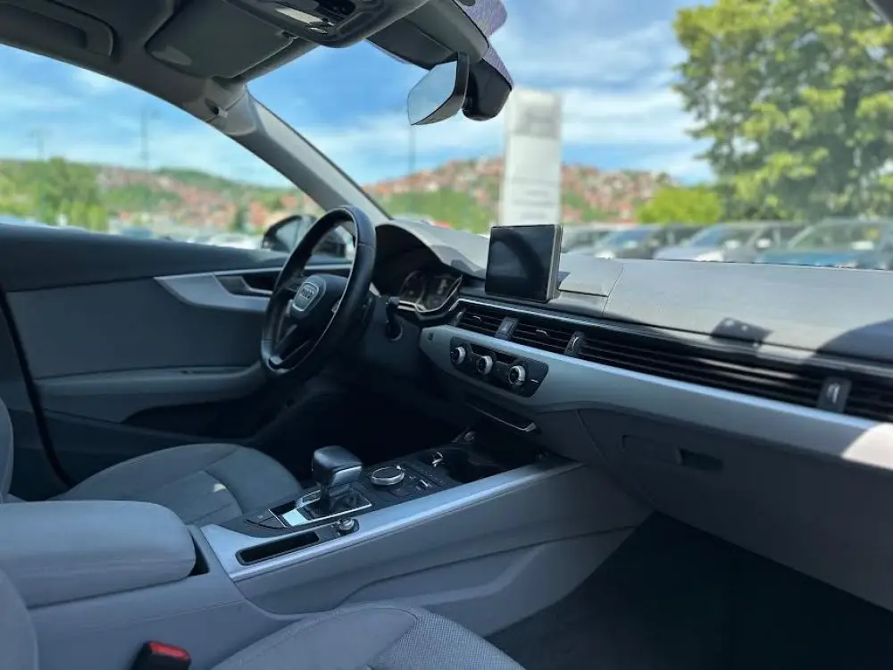 AUDI A4 2.0TDI S-TRONIC - 15