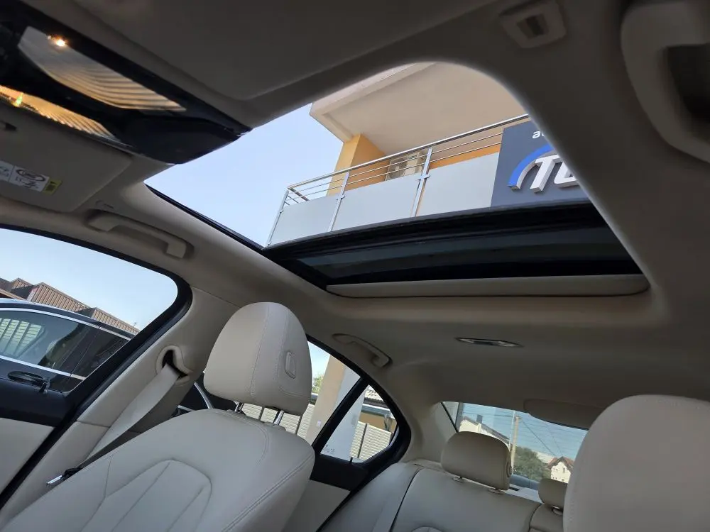 BMW 330 E BUSINESS AUT - 23