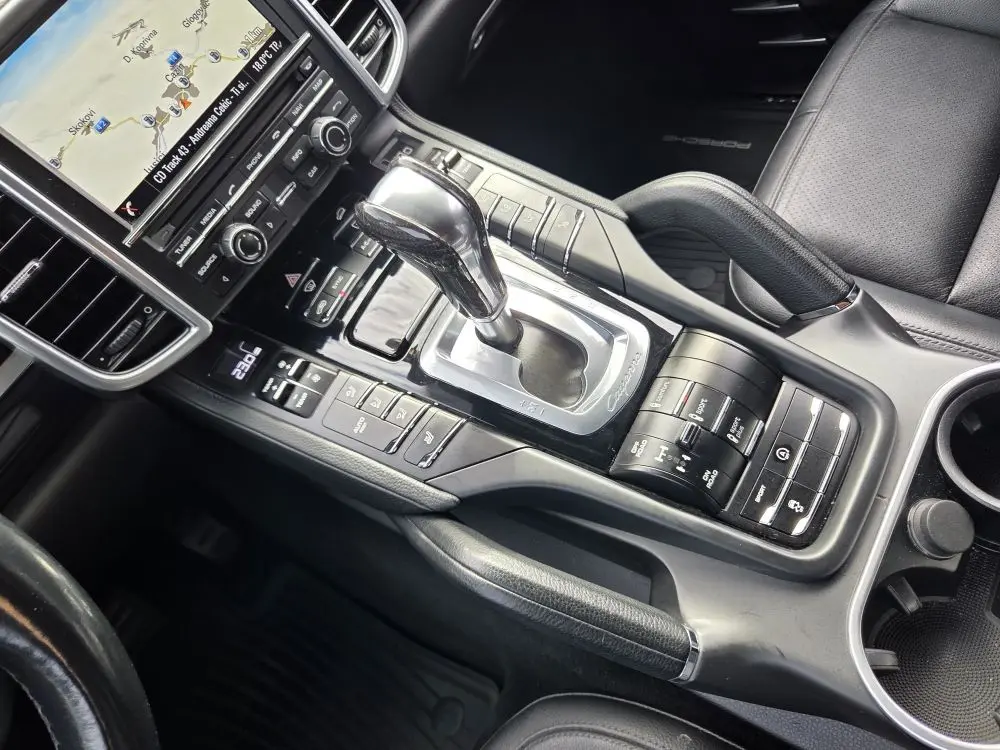Porsche Cayenne 3.0D AWD - 15