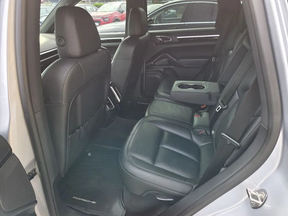 Porsche Cayenne 3.0D AWD - 16