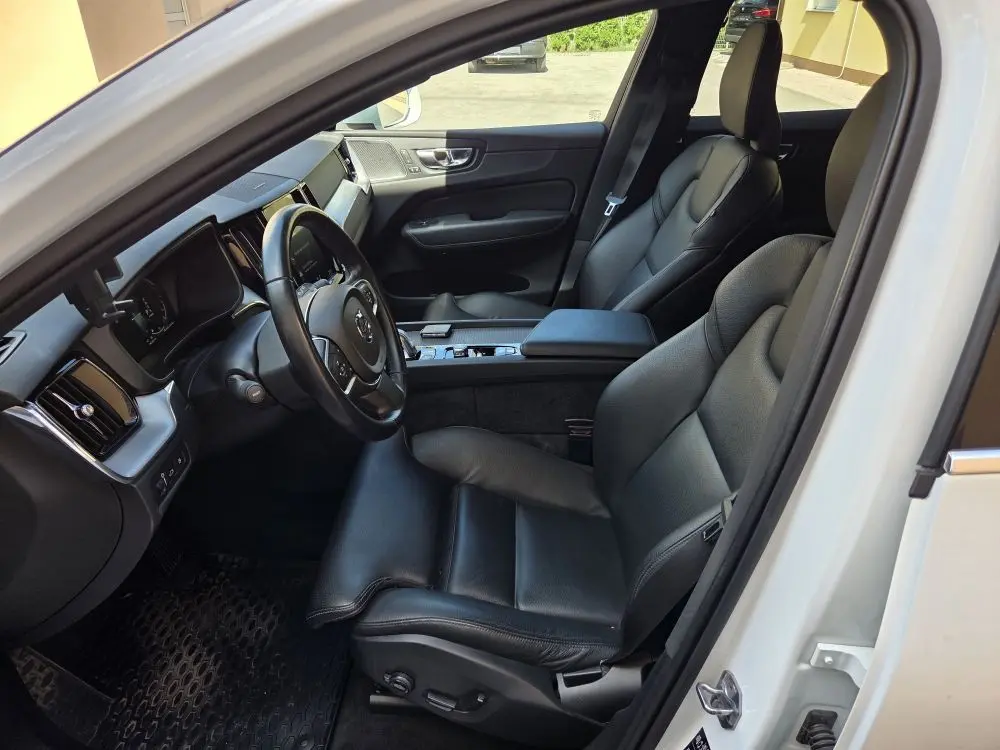 Volvo XC60 T8 4WD Momentum Hybrid - 10