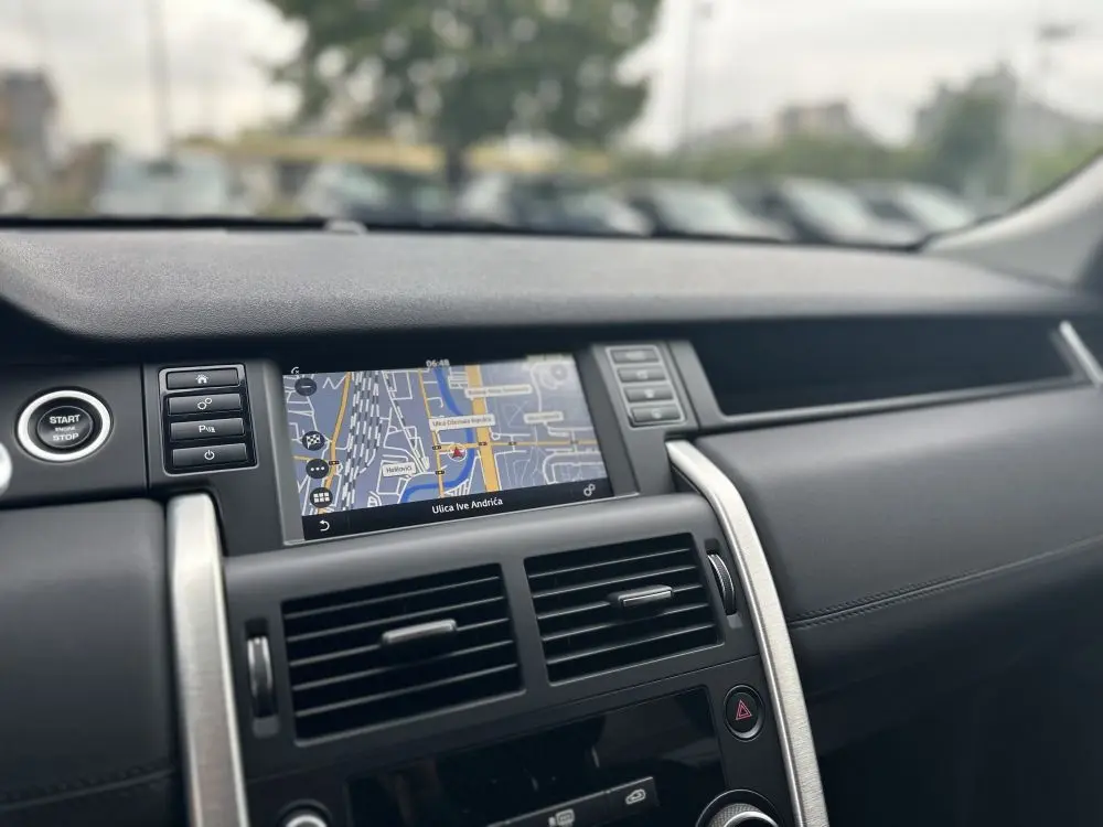 LAND ROVER DISCOVERY SPORT - 12