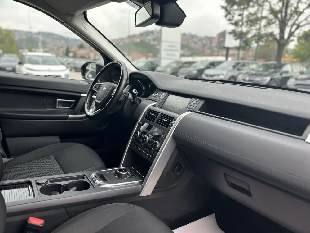 LAND ROVER DISCOVERY SPORT - 16