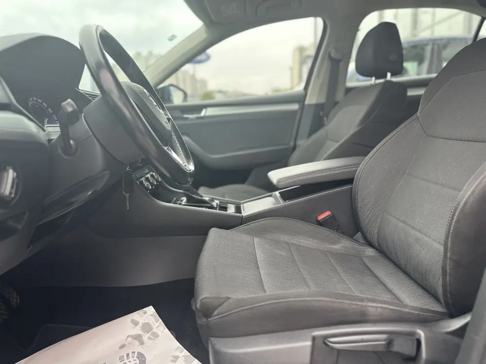ŠKODA SUPERB 2.0TDI DSG - 11
