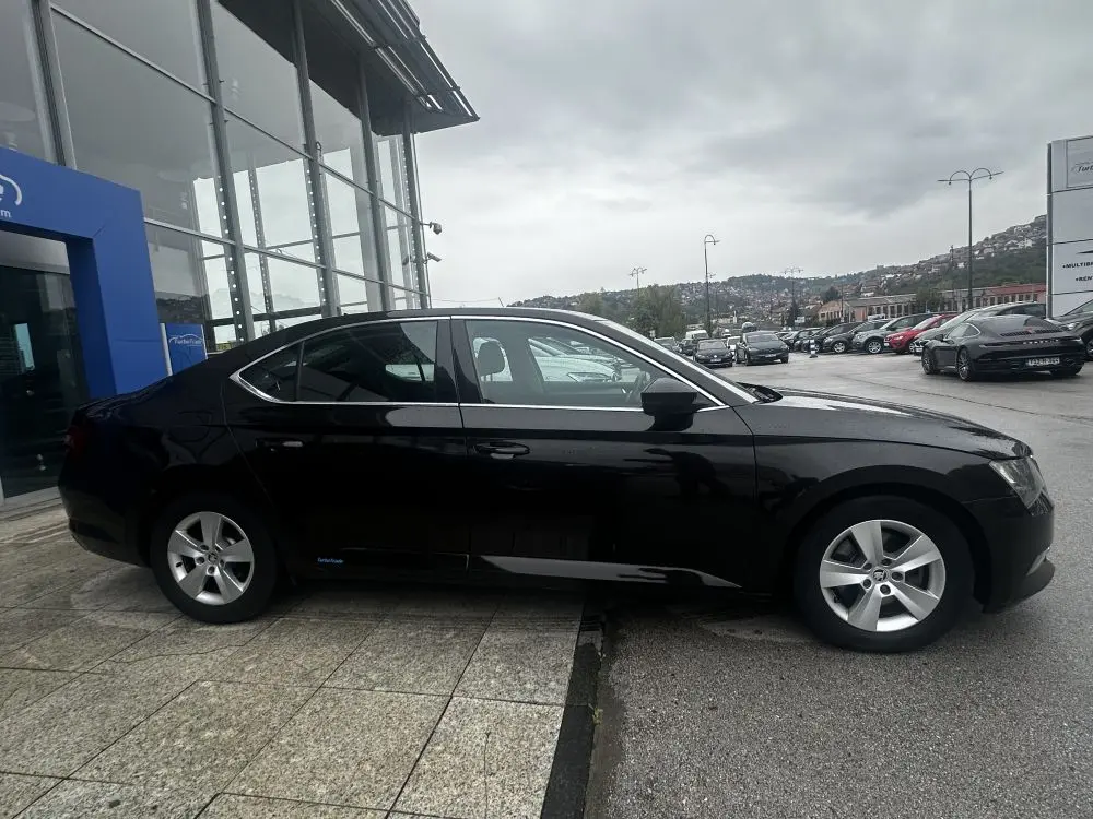 ŠKODA SUPERB 2.0TDI DSG - 7