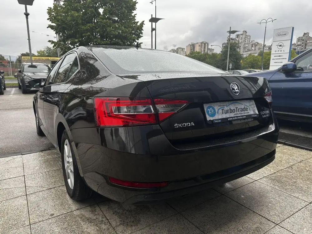 ŠKODA SUPERB 2.0TDI DSG - 4