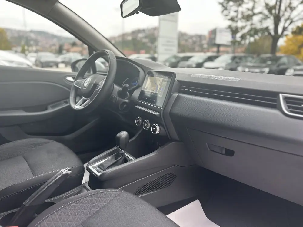 RENAULT CLIO E-TECH 1.6 HYBRID - 17