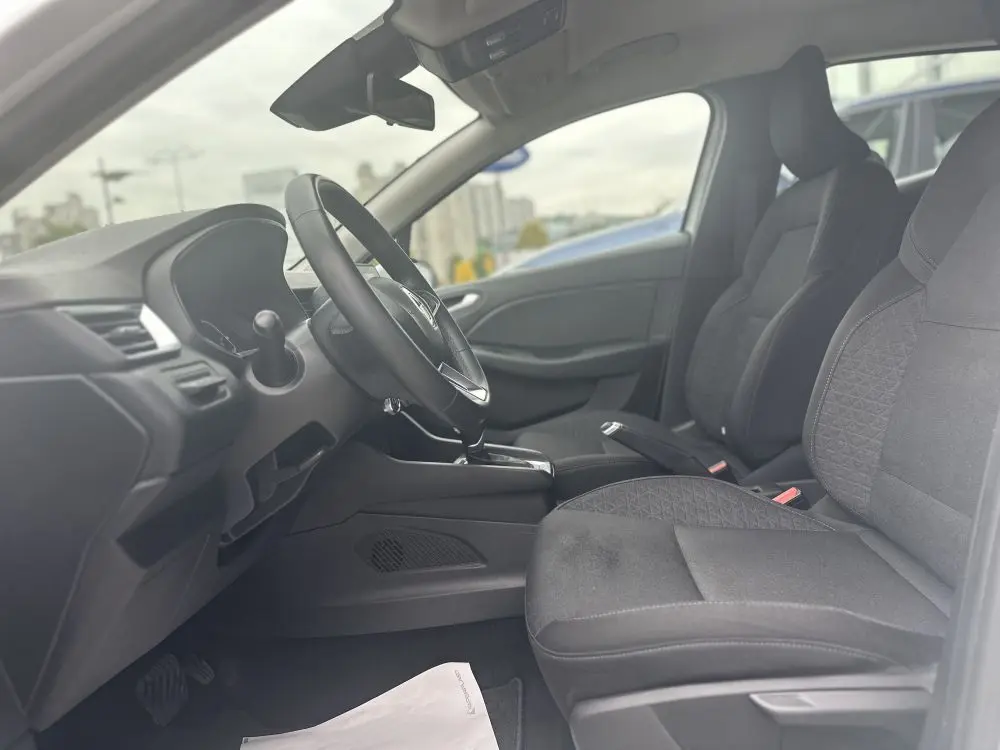 RENAULT CLIO E-TECH 1.6 HYBRID - 13