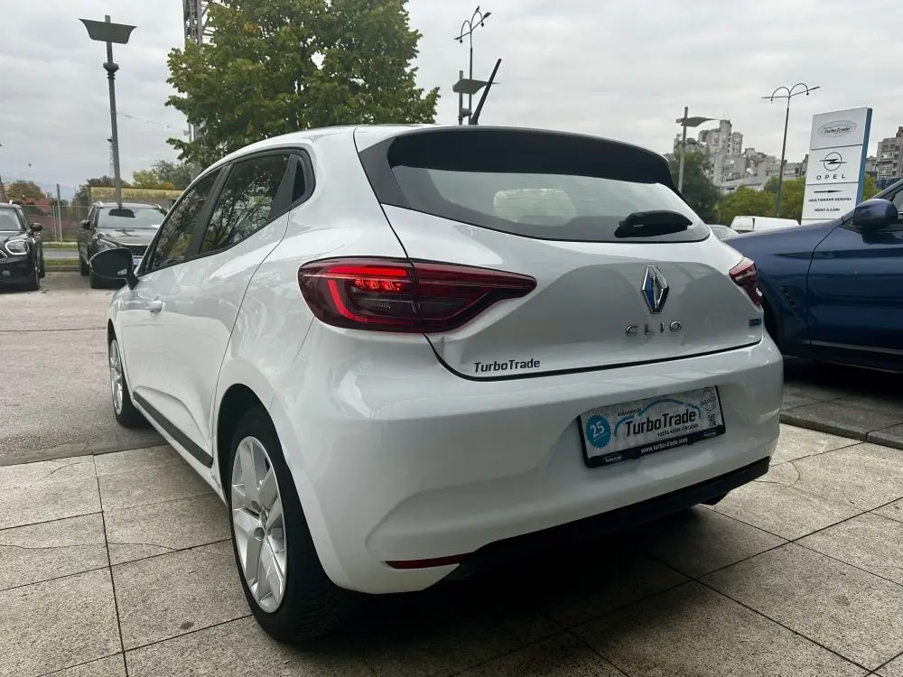 RENAULT CLIO E-TECH 1.6 HYBRID - 6