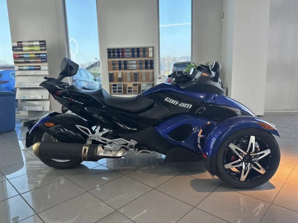 CAN-AM SPYDER 1000RS - 4