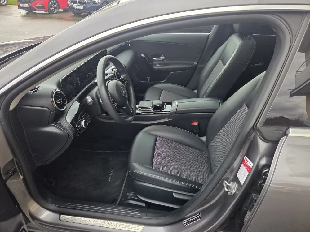 Mercedes-Benz CLA 180D Coupe Executive - 12