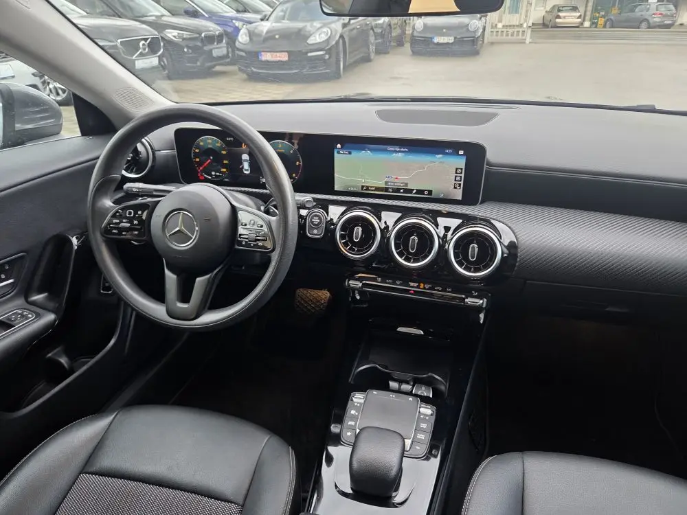 Mercedes-Benz CLA 180D Coupe Executive - 16