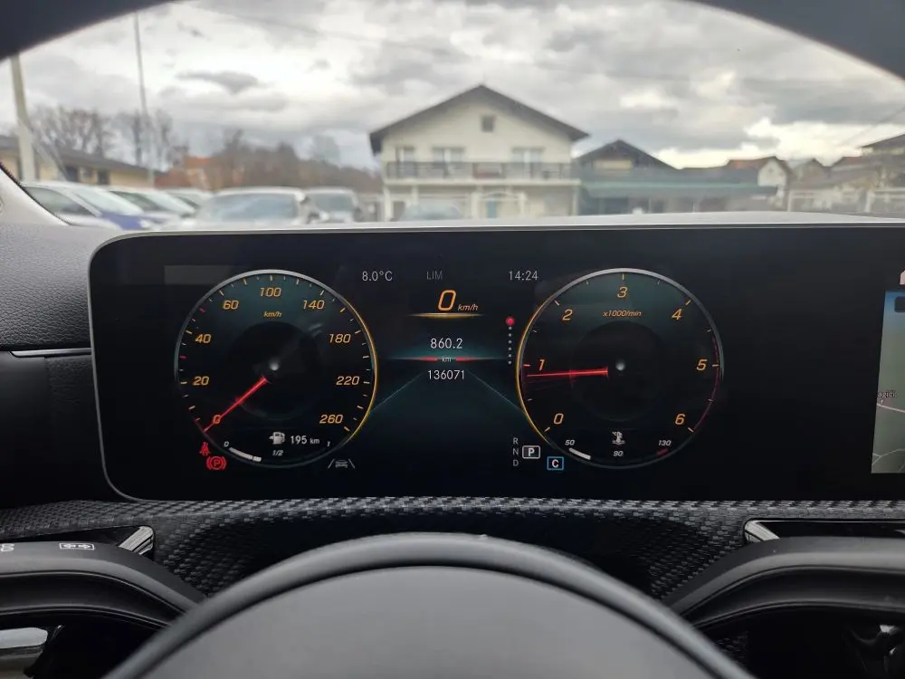 Mercedes-Benz CLA 180D Coupe Executive - 23