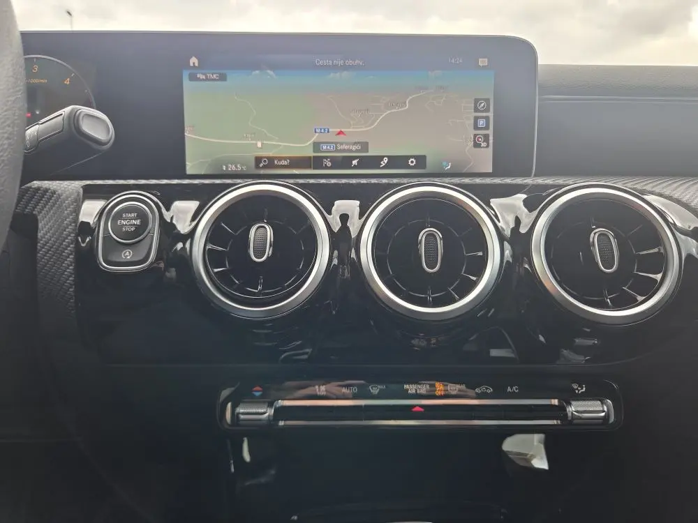Mercedes-Benz CLA 180D Coupe Executive - 22