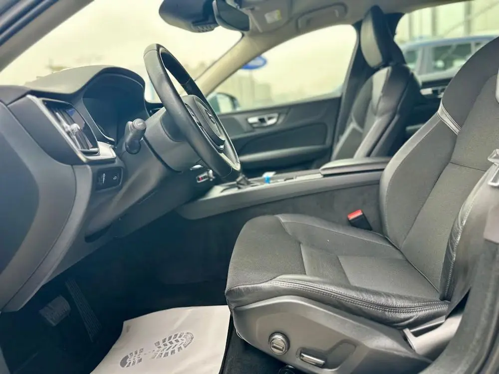 VOLVO V60 D3 - 10