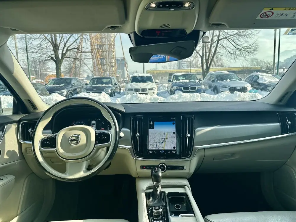 VOLVO S90 D3 MOMENTUM - 16
