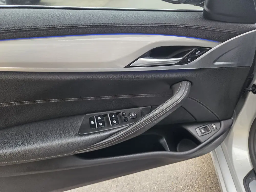 BMW 530 E DRIVE PERFORMANCE - 22
