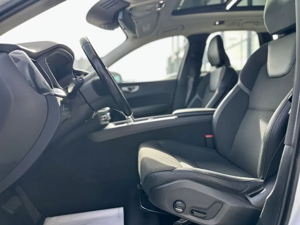 VOLVO XC60 T8 4WD PLUG IN - 10