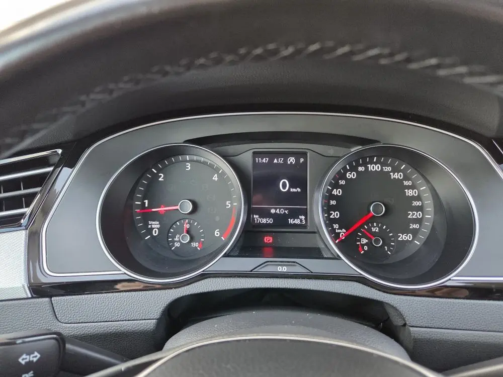 Volkswagen Passat 2.0 TDI DSG - 15