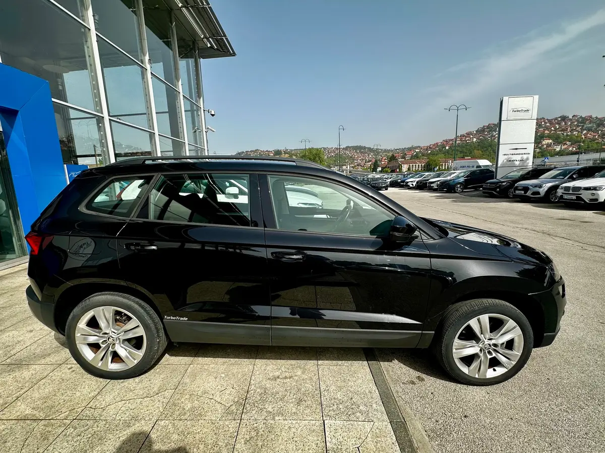 ŠKODA KAROQ 1.6 TDI DSG Business Line - 4