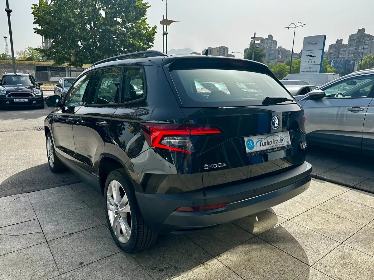 ŠKODA KAROQ 1.6 TDI DSG Business Line - 6