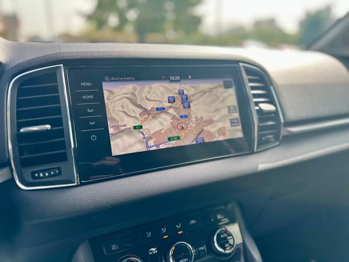 ŠKODA KAROQ 1.6 TDI DSG Business Line - 15