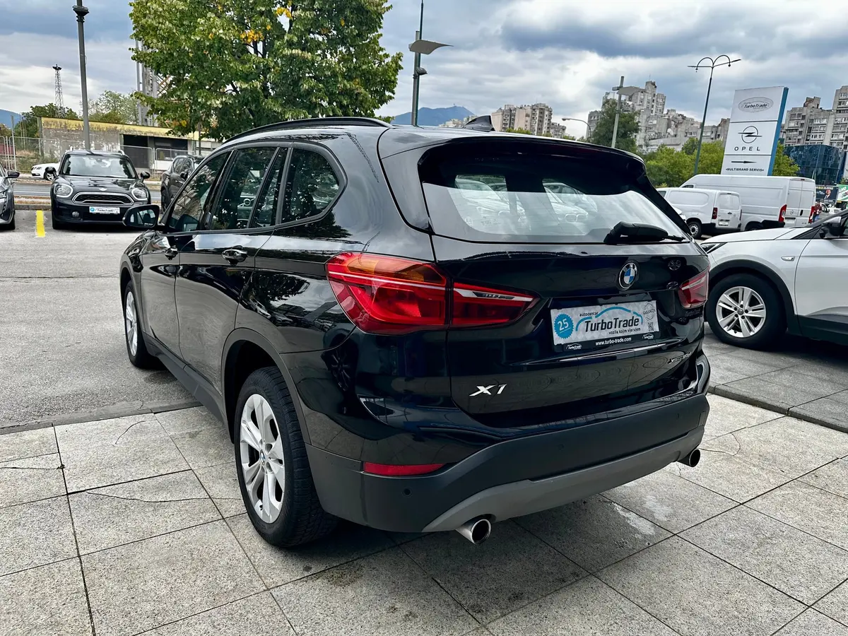 BMW X1 18D X-DRIVE AUT - 4