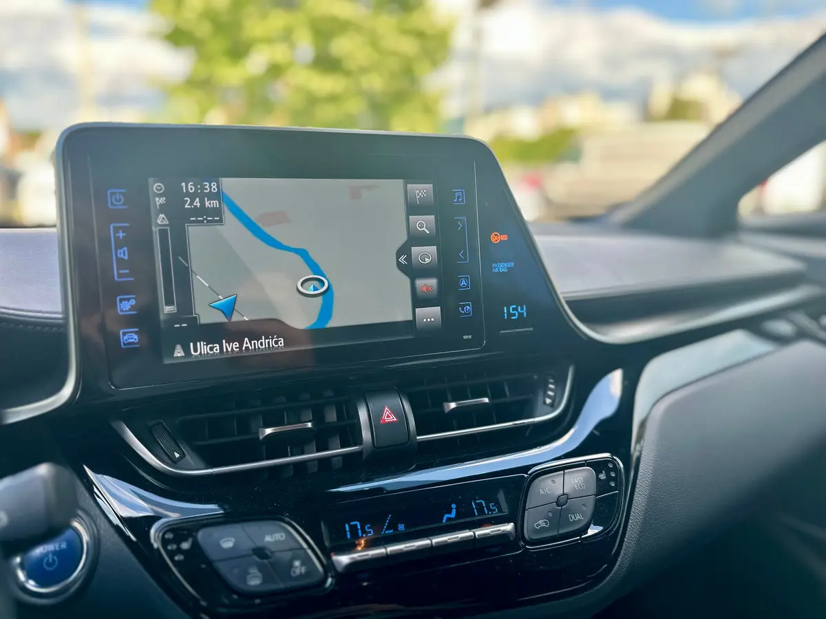 TOYOTA C-HR 1.8 E-CVT BUSINESS HYBRID - 14