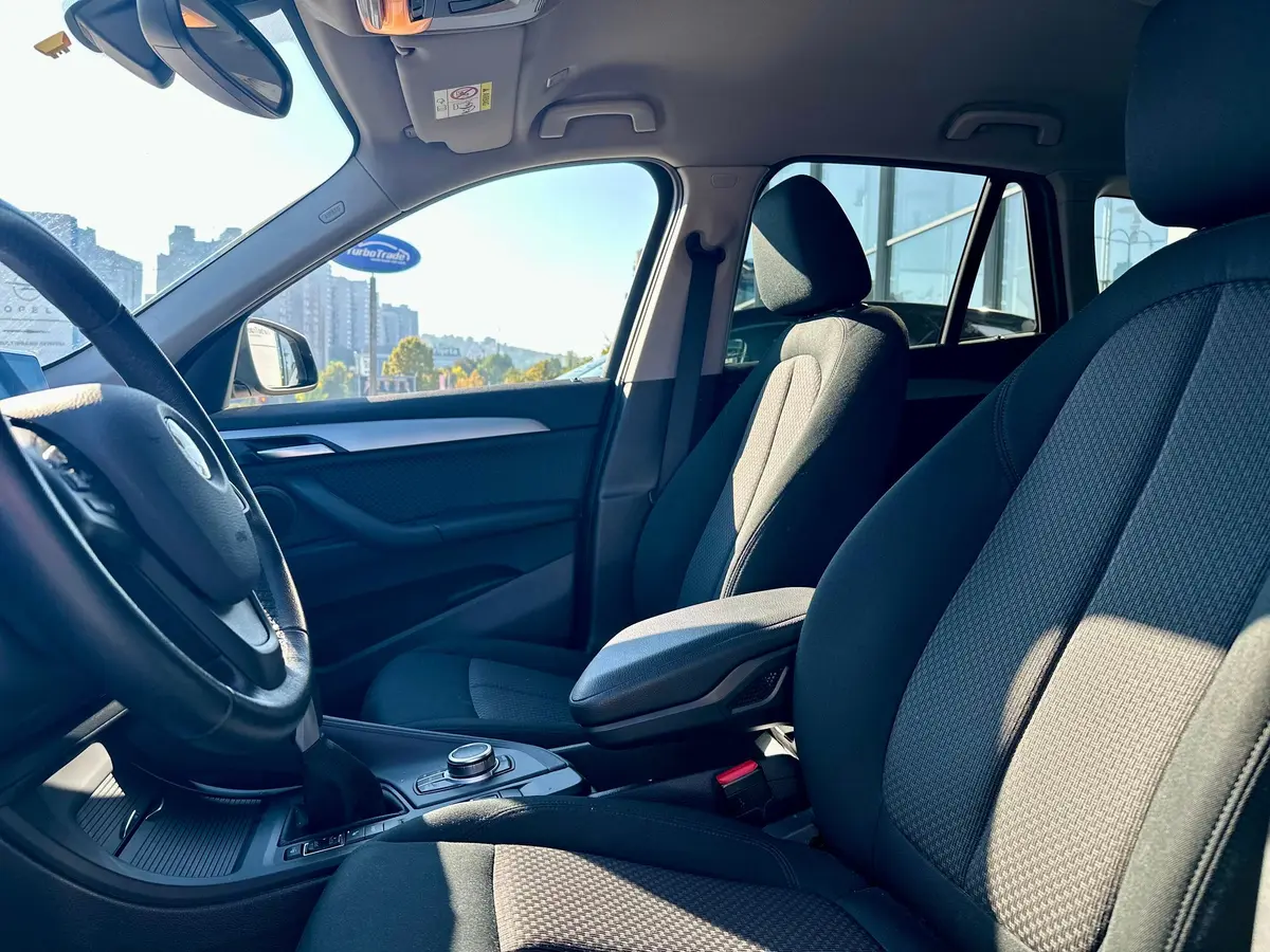 BMW X1 X-DRIVE 25E BUSINESS 54km dometa. - 10