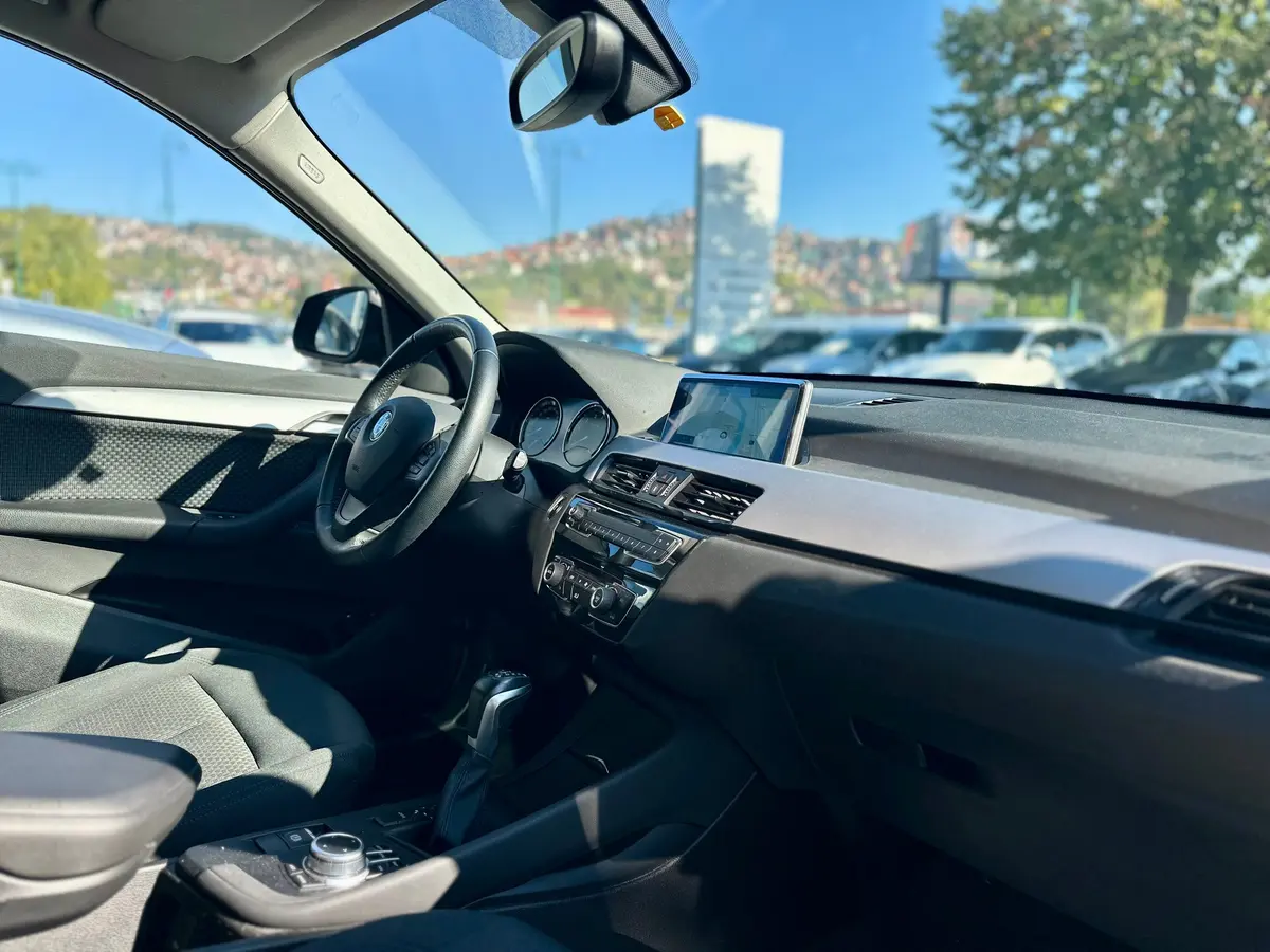 BMW X1 X-DRIVE 25E BUSINESS 54km dometa. - 18