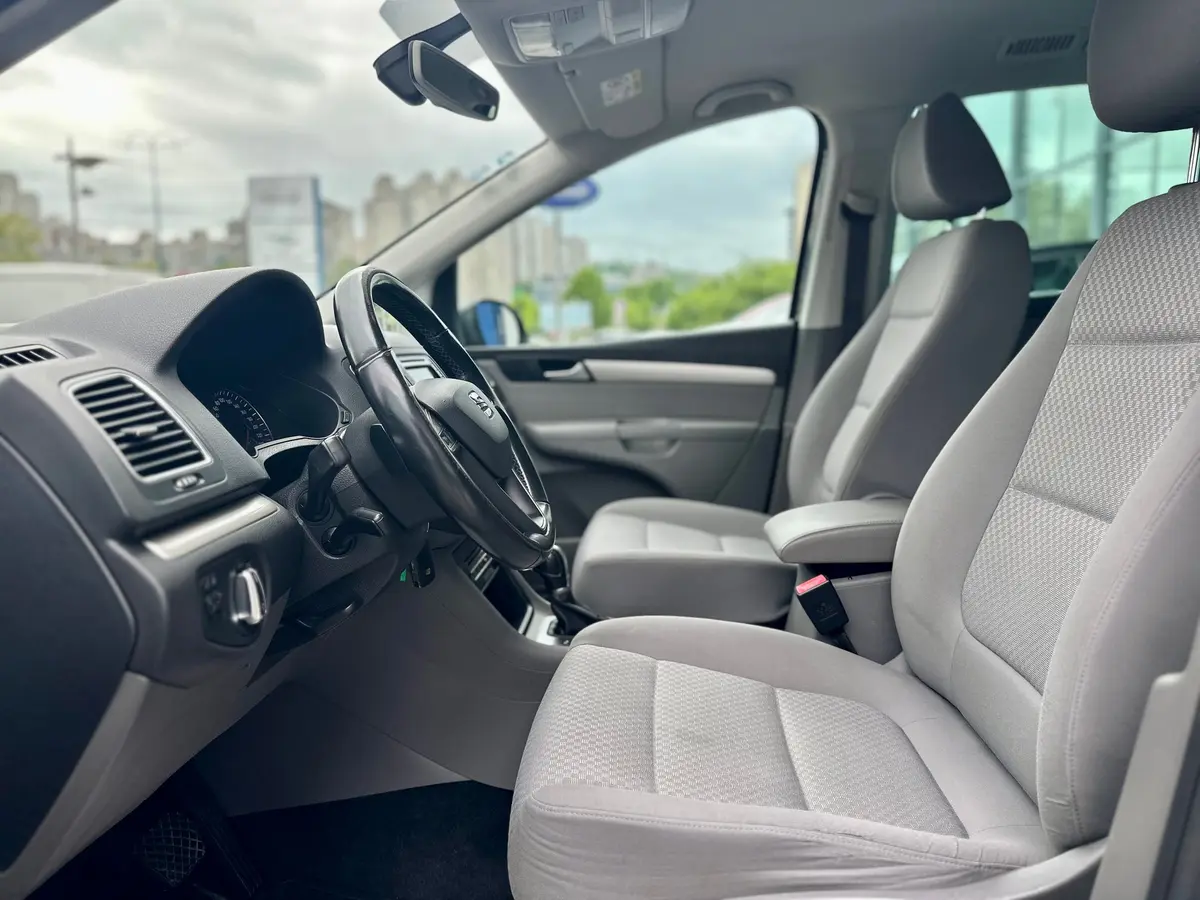 Seat Alhambra 2.0 TDI DSG - 11