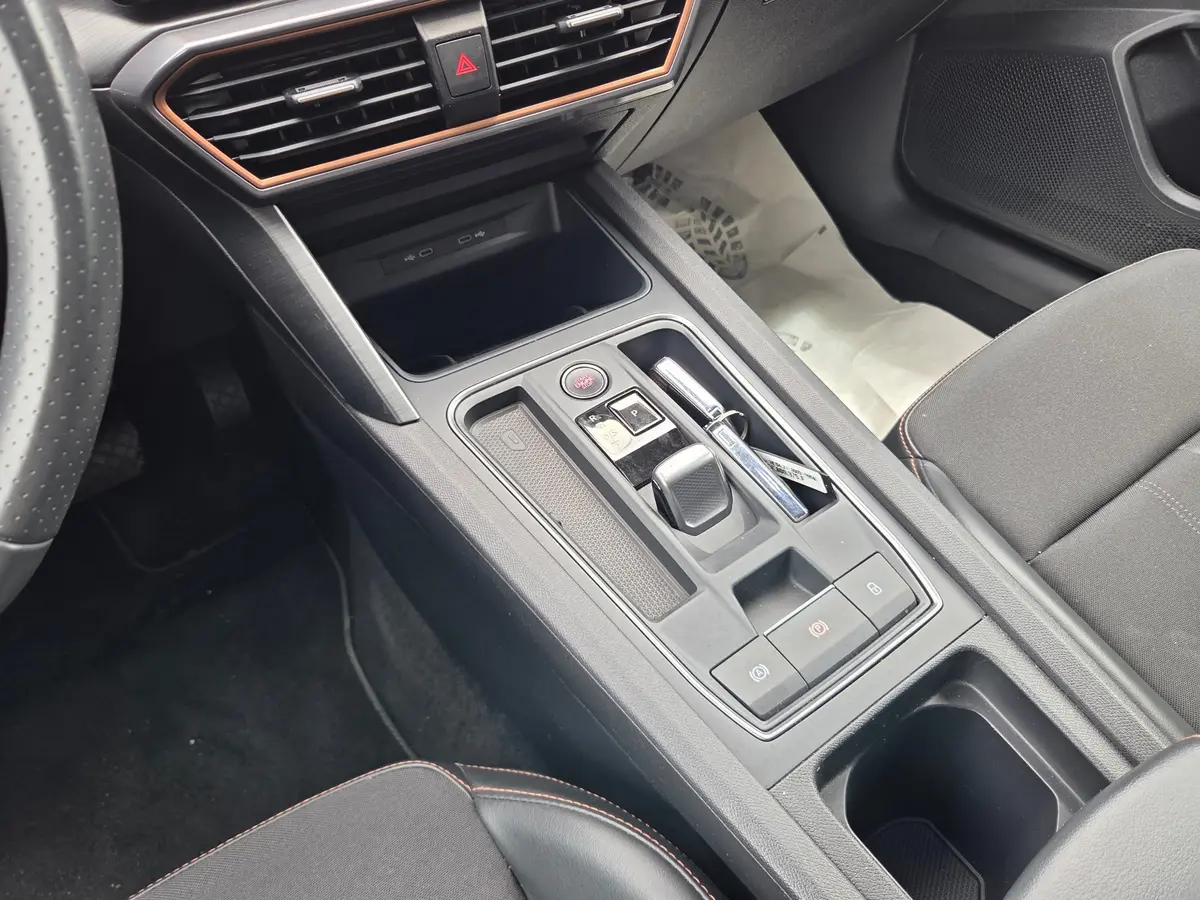 Cupra Formentor 1.4 e-HYBRID - 15