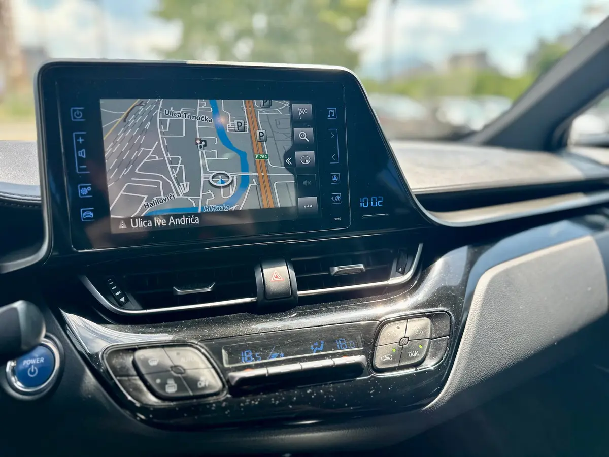TOYOTA C-HR 1.8 E-CVT BUSINESS HYBRID - 14
