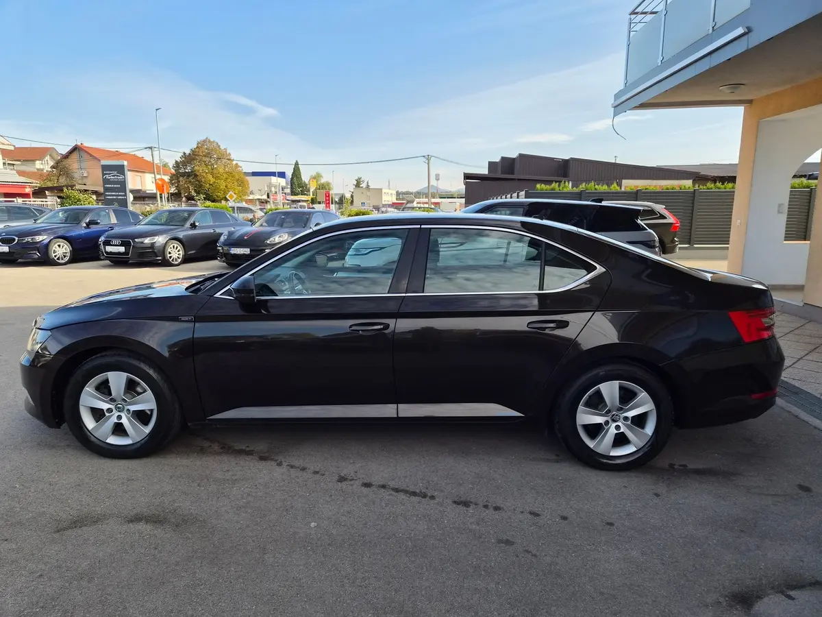 ŠKODA SUPERB 2.0TDI DSG - 4