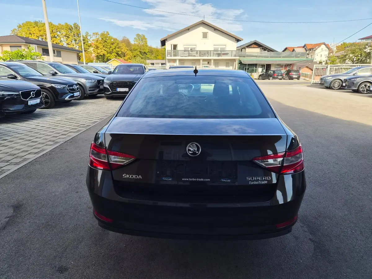ŠKODA SUPERB 2.0TDI DSG - 6
