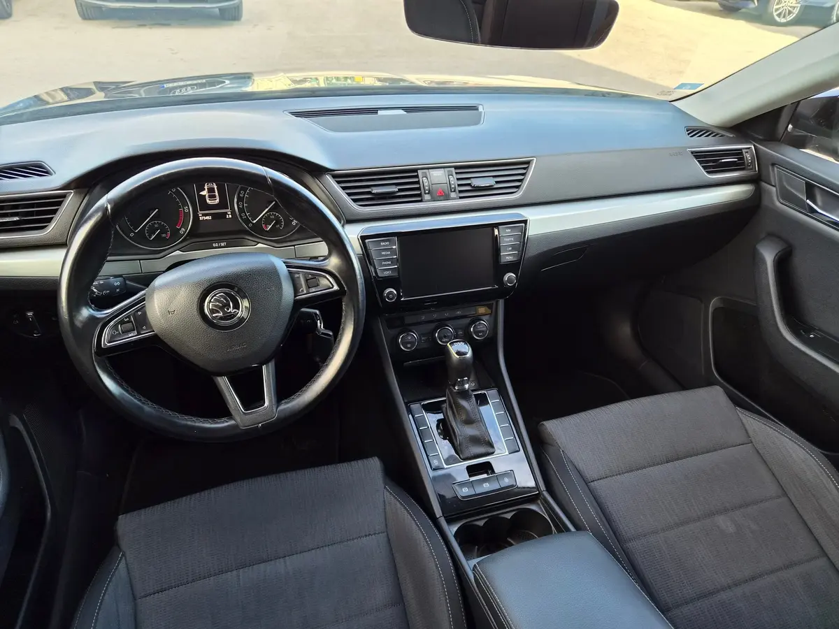 ŠKODA SUPERB 2.0TDI DSG - 11