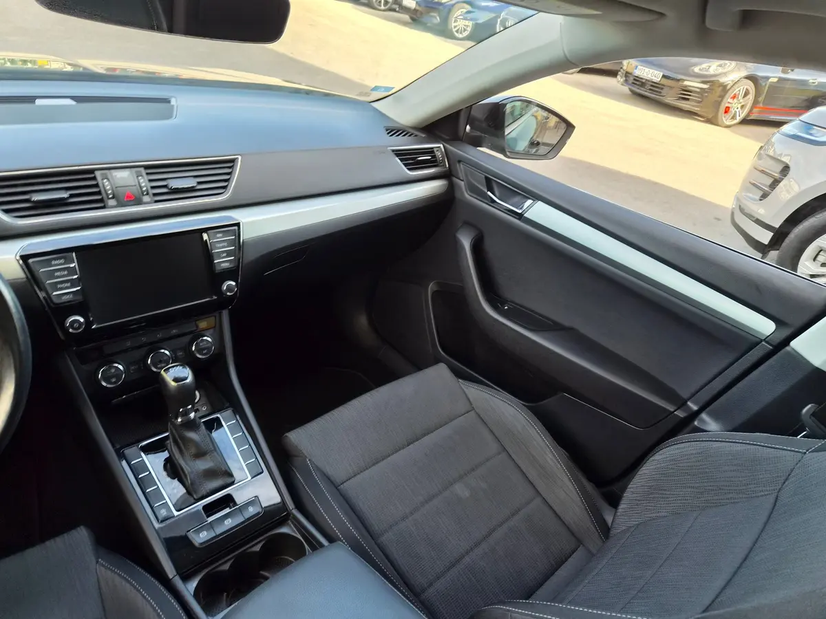 ŠKODA SUPERB 2.0TDI DSG - 12