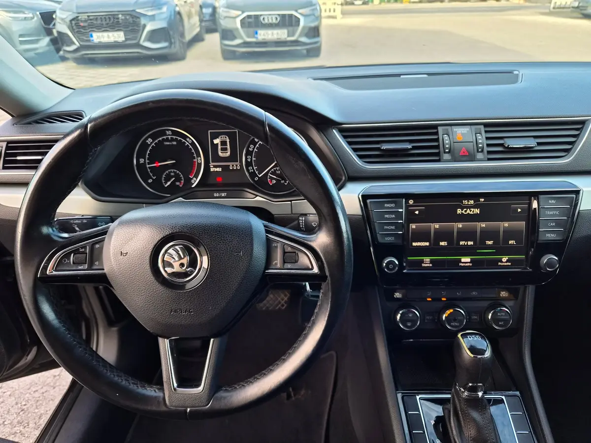 ŠKODA SUPERB 2.0TDI DSG - 13