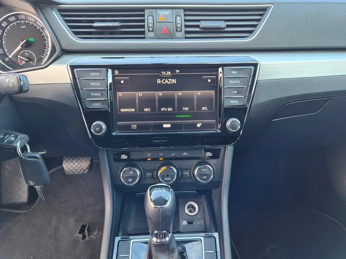 ŠKODA SUPERB 2.0TDI DSG - 14