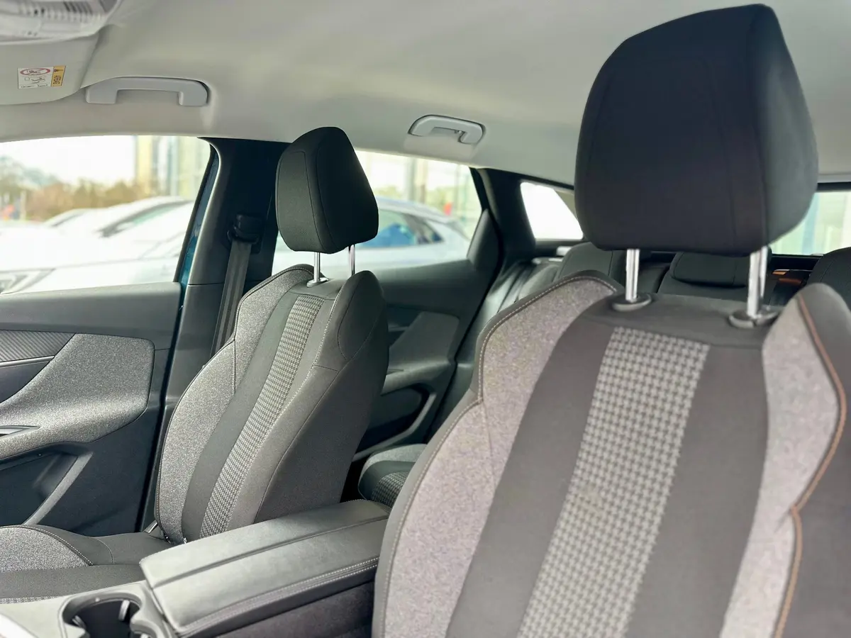 Peugeot 3008 1.2 PureTech Business - 10